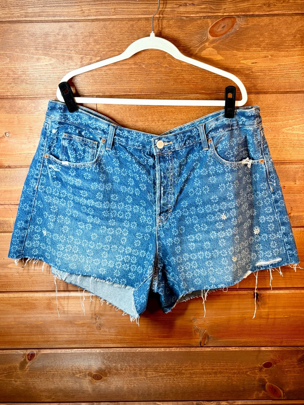 Universal Thread Blue Distressed Floral Denim Cutoff Jean Shorts Size 18 💕💙